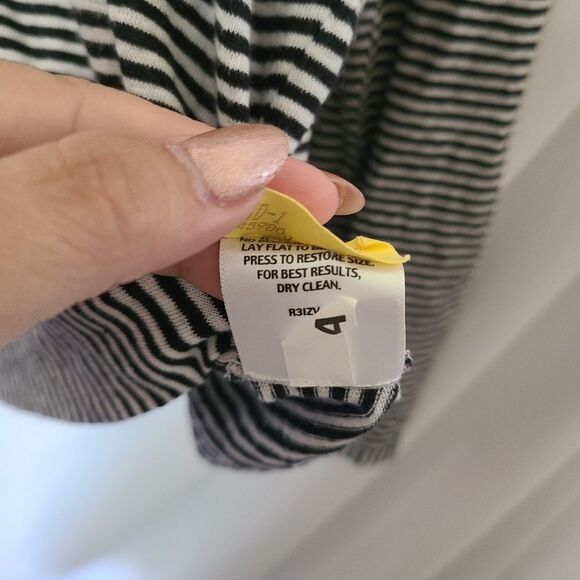 Eileen Fisher Black and White Stripe 100% Organic Linen Long Sleeve Pullover - Picture 4 of 5